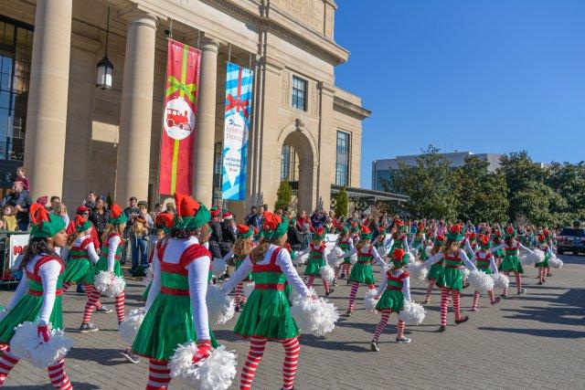 DominionChristmasParade2015